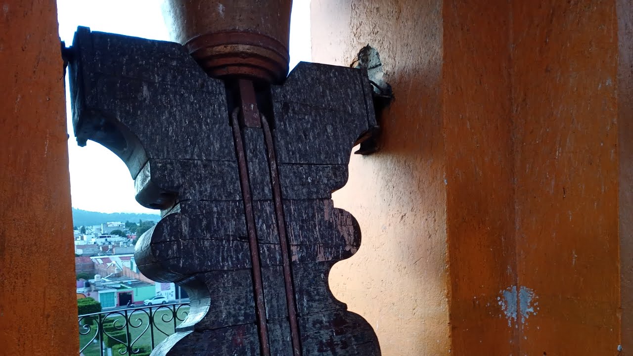 Repiques de campanas en San Pablo Tecamac Cholula primera llamada y perdón no grabé la 2da llamada