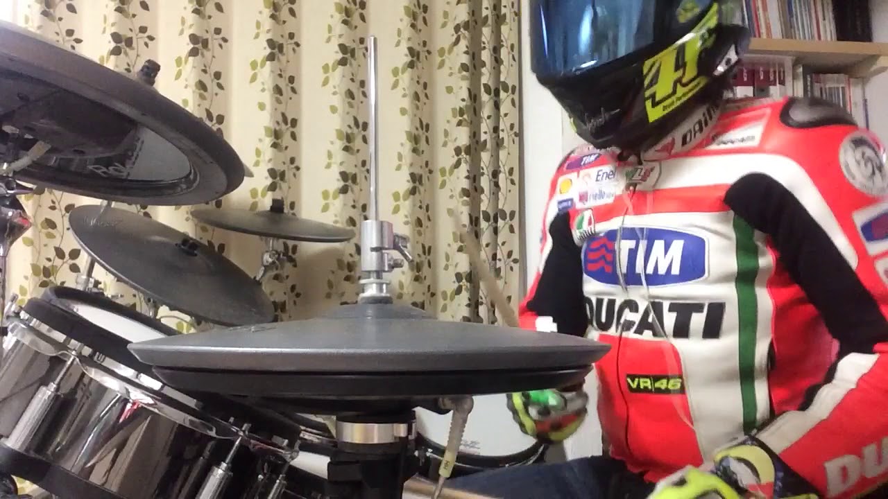 Valentino Rossi cosplay drum performance  DUCATI motogp 西城秀樹 ギャランドゥ