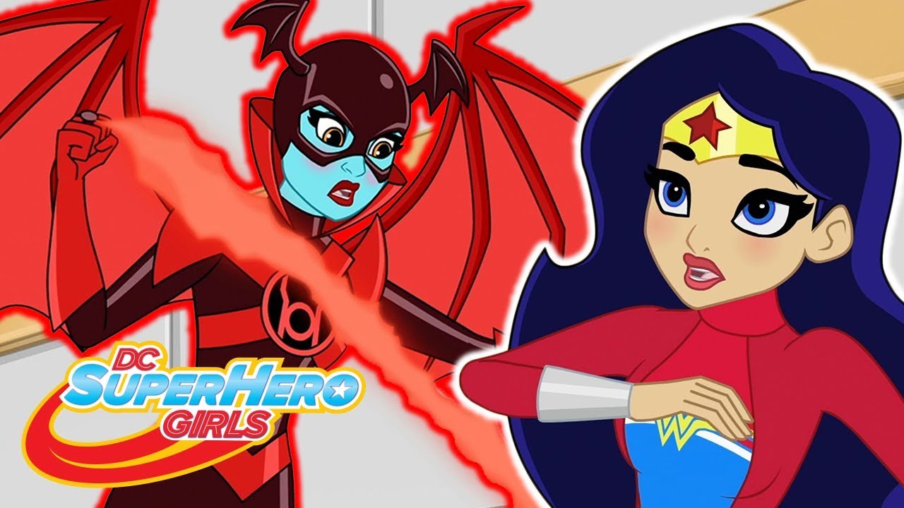 Maleante tambaleante | 514 | DC Super Hero Girls en Español