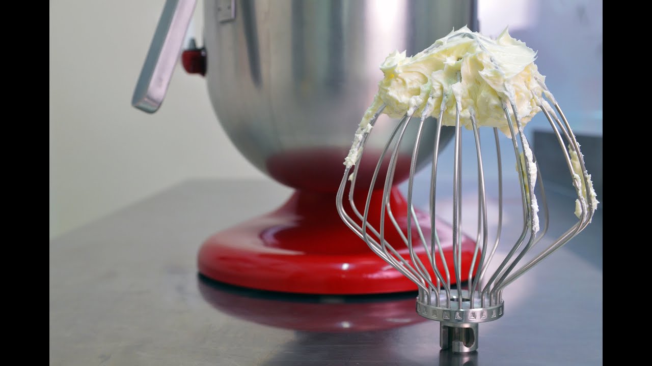 Crema de Unt cu Bezea Elvetiana pentru Tort Reteta - Swiss Meringue Buttercream | Robert Eisler