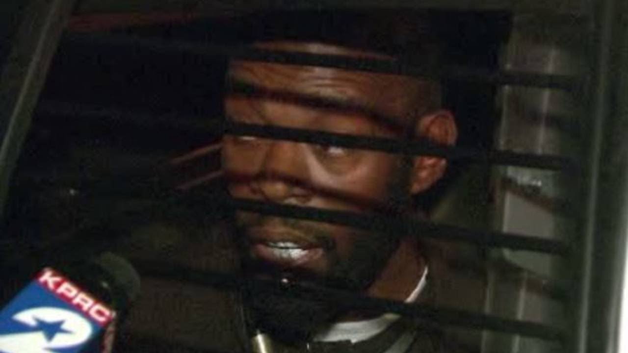 Convicted felon working as security guard arrested