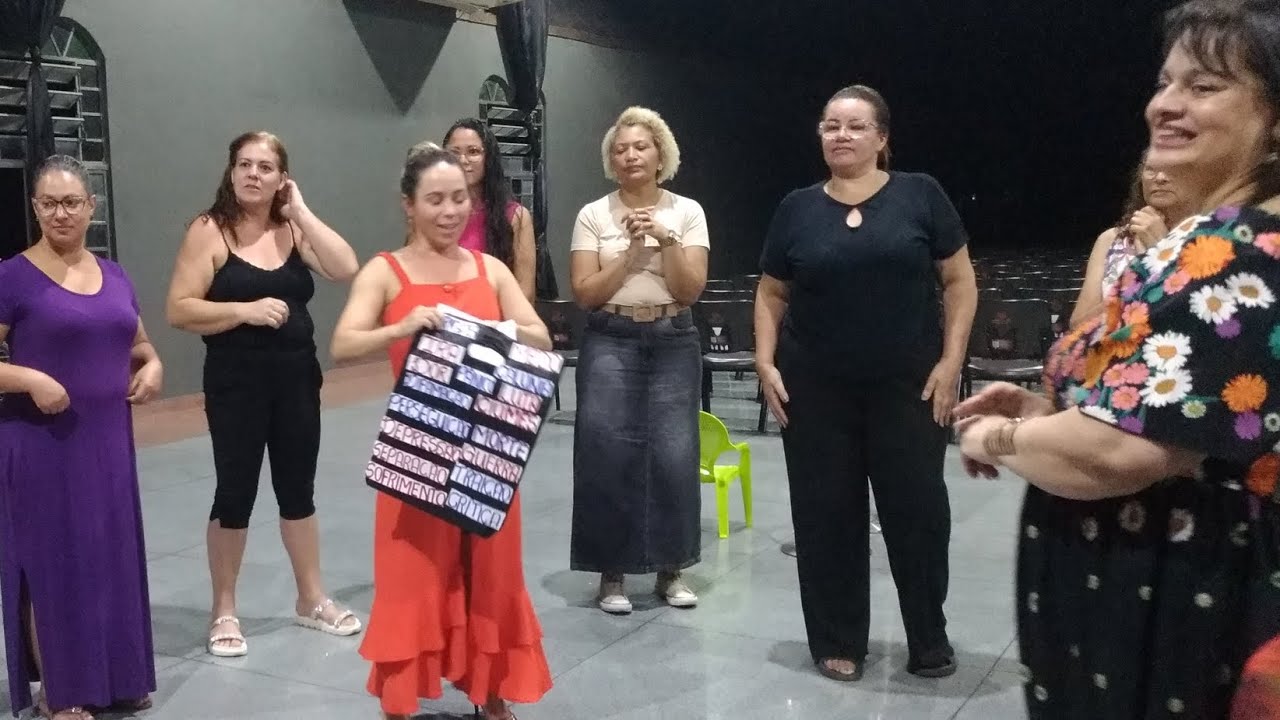 Dinâmica para mulheres - Rainha Ester