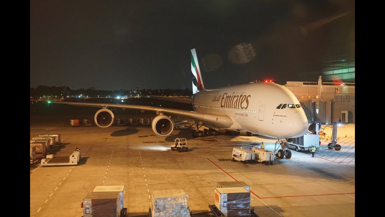 🇸🇬🇦🇪 Emirates A380 Overbooked Flight Experience: EK353 Singapore → Dubai