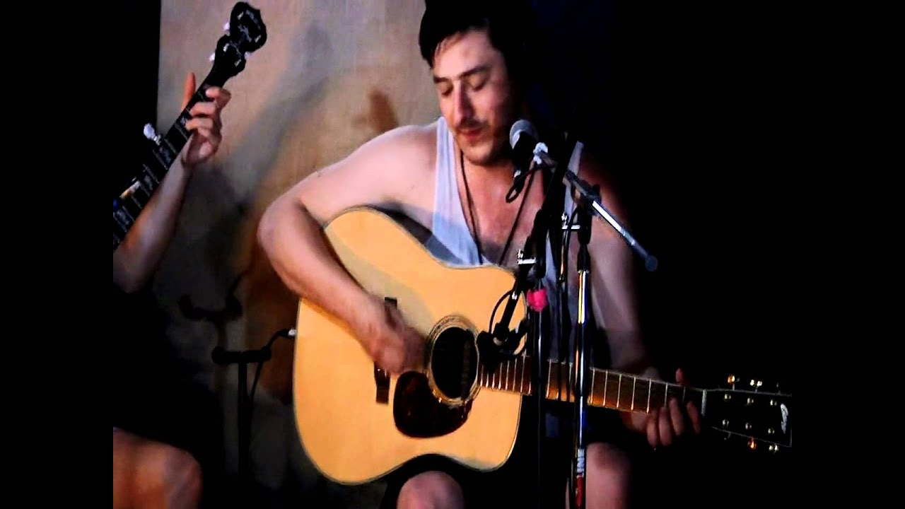 Mumford & Sons - Lover's Eyes (Backstage at Bonnaroo 2011)