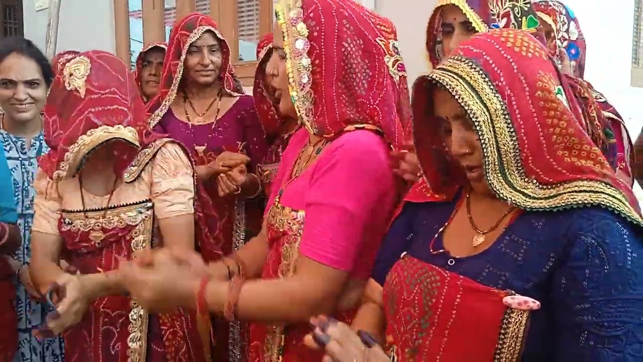 हमारे परिवार में बच्ची का जन्म हुआ ऊसी पर आए छूछक छुछक वालों को हमने गाया गाली गीत