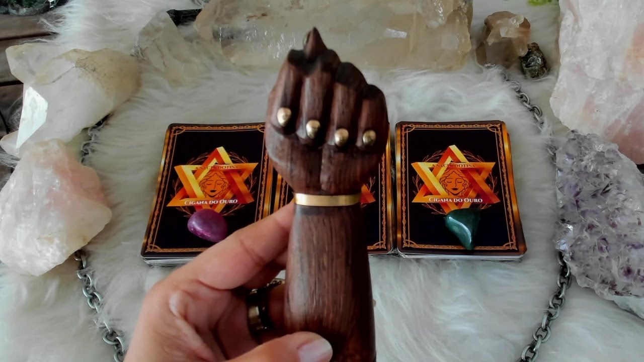 OS PRETOS VELHOS REVELAM TUDO DA SUA VIDA ! AMOR, DINHERO E FUTURO NO TAROT