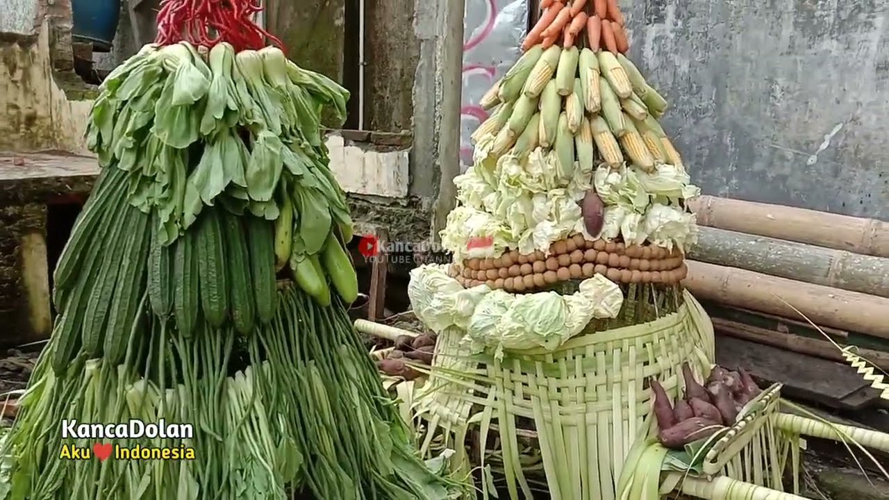 Acara Nyadran Di Gunung Tidar Kota Magelang
