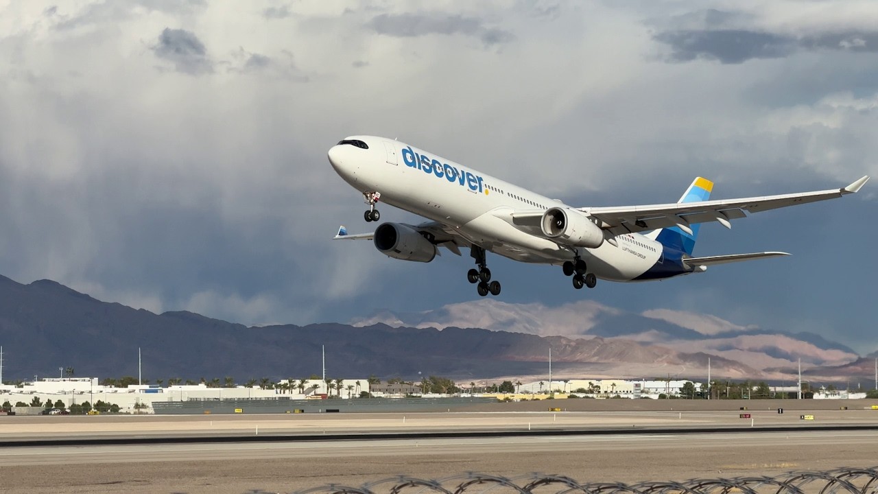 *Go-Around* Discover Airlines Airbus A330-343 aborts landing at Las Vegas | D-AIKC