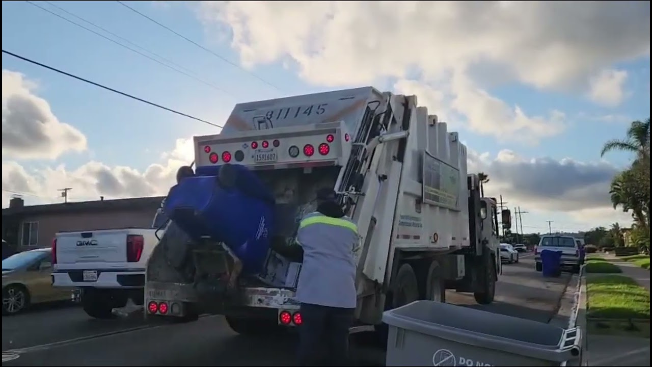 CCC pak mor garbage truck on recycling