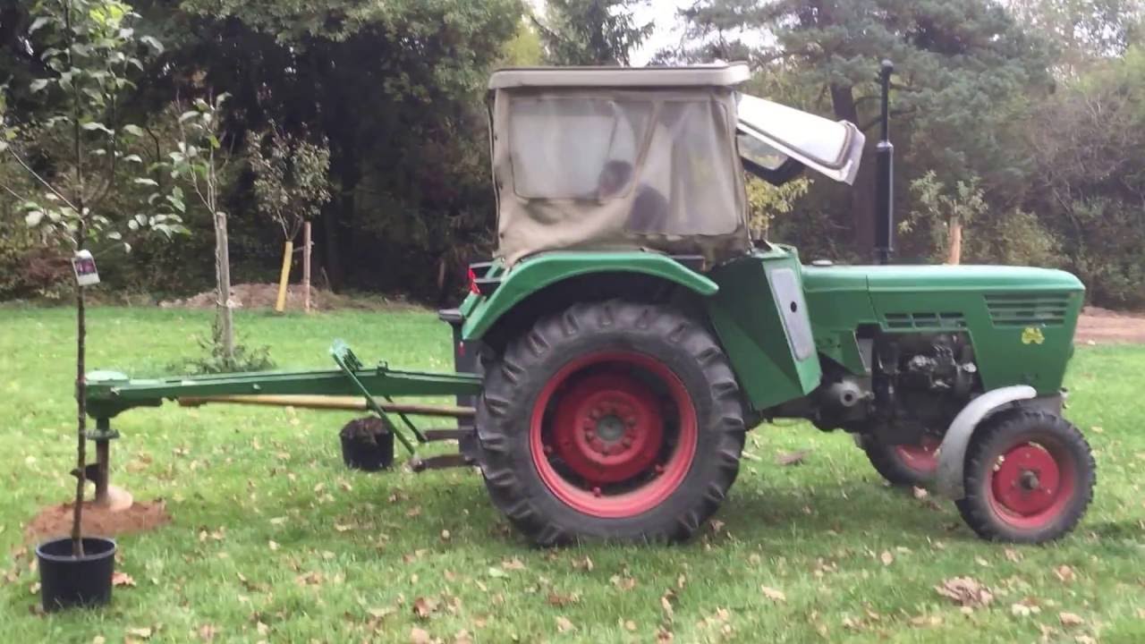Deutz D 4506 am Erdbohrer