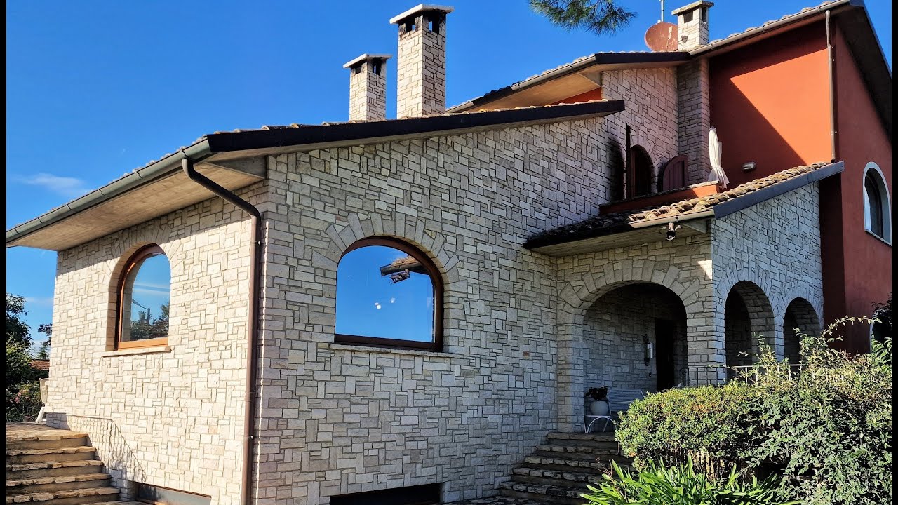 VILLA CON TERRENO IN VENDITA A CASTIGLIONE DEL LAGO