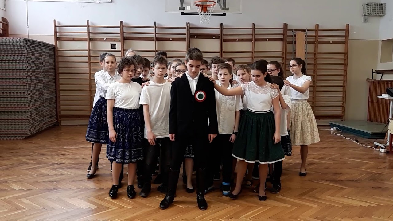Március 15-ei ünnepély_tánc
