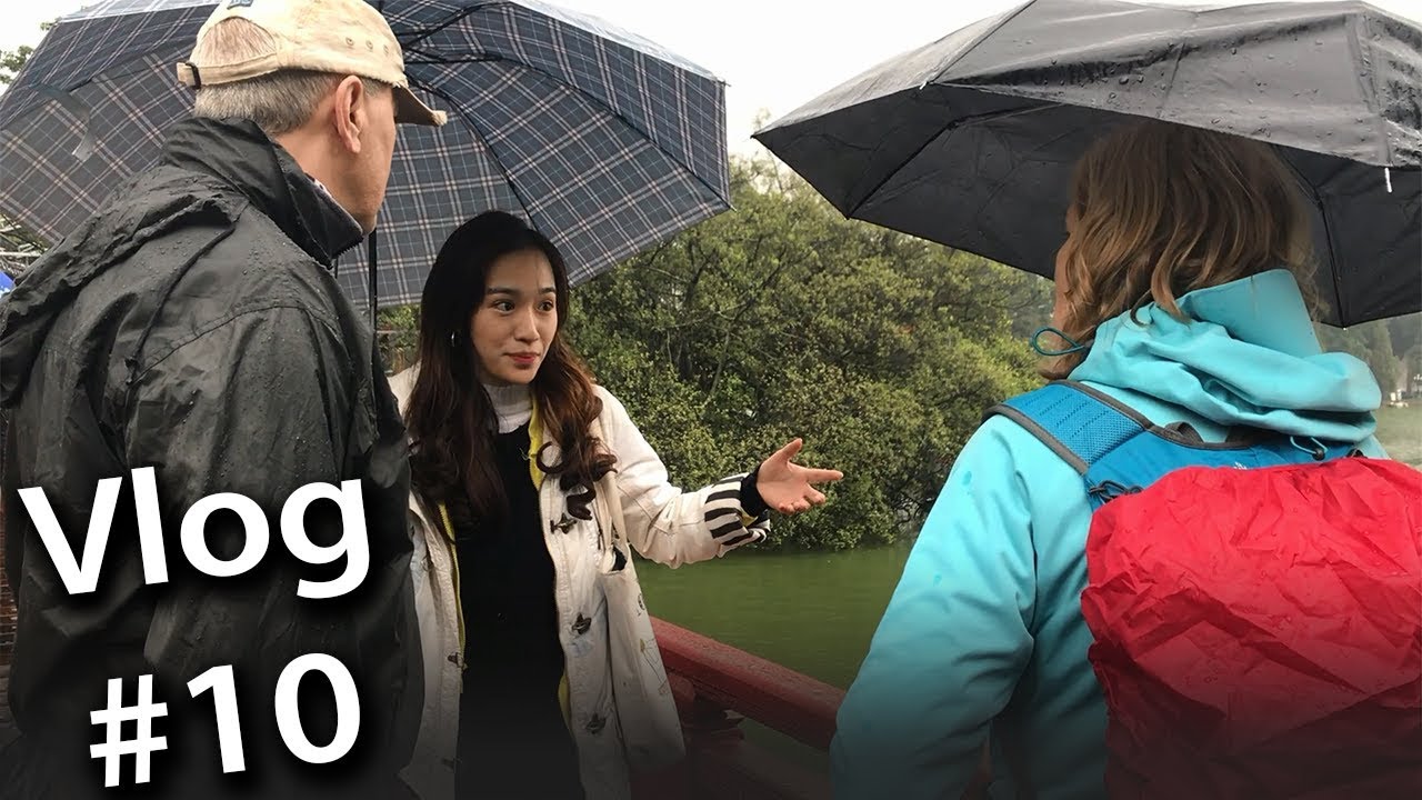 [VLOG#10]: XEM CÔ GÁI DẪN TOUR CHO KHÁCH DU LỊCH ĐẾN TỪ UK - FREE TOUR GUIDE IN HANOI