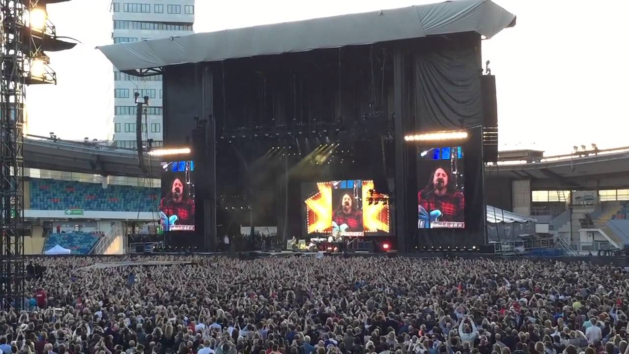 Foo Fighters - Göteborg 2015 - Under Pressure (Queen Bowie cover) Broken Leg version