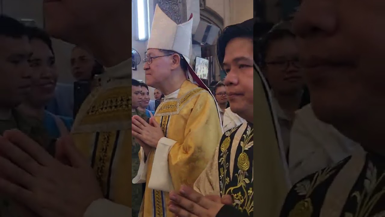 Cardinal Tagle and Cardinal Advincula process for Holy Mass #catholicchurch
