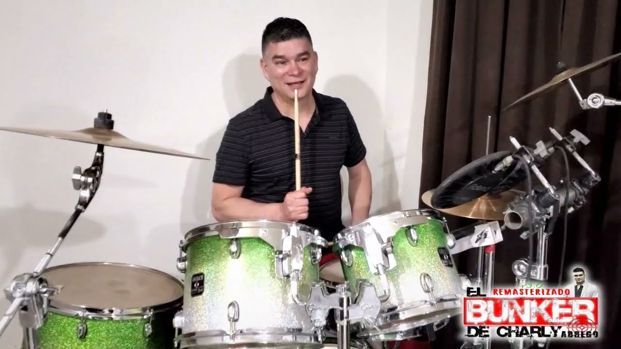 Charly Abrego tocando la batería con Cimarrón EN VIVO