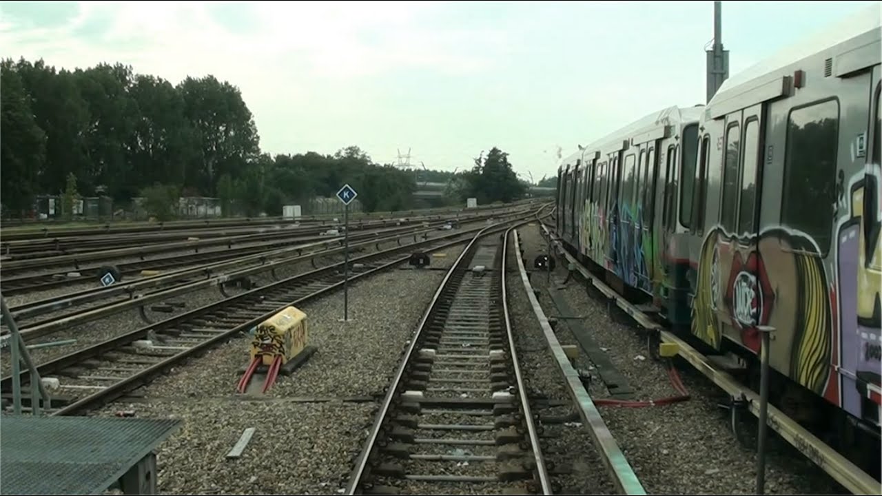 Cab ride metro Rotterdam; uitrukken remise Waalhaven