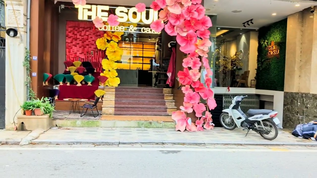 Hanoi walk about Ba Đình near where I am staying