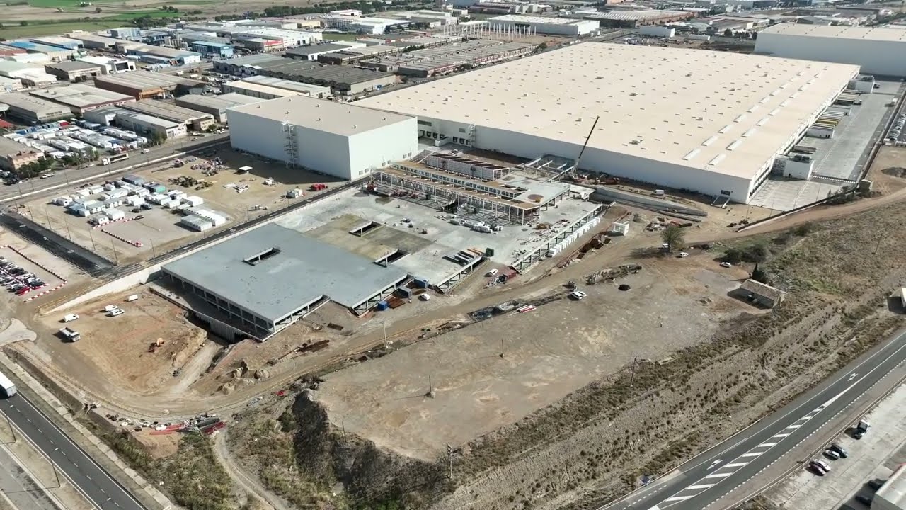 Dron sobrevolando el futuro proyecto Malpica Zaragoza. Octubre 2025