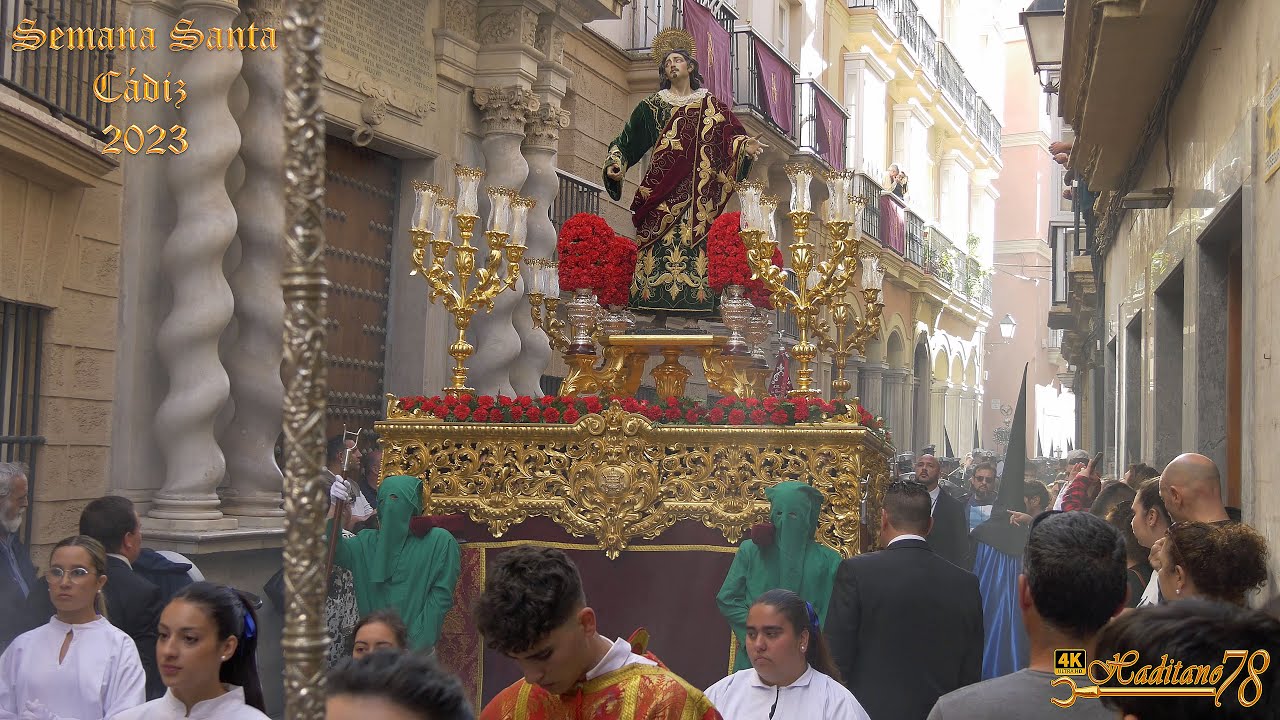 Semana Santa Cádiz 2023 San Juan Evangelista  por calle Cristóbal Colón