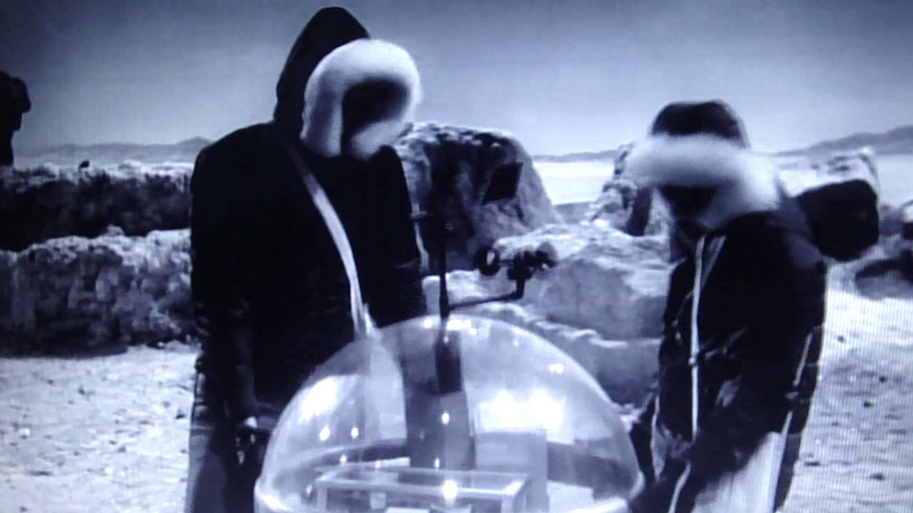 LOST IN SPACE - Giants?