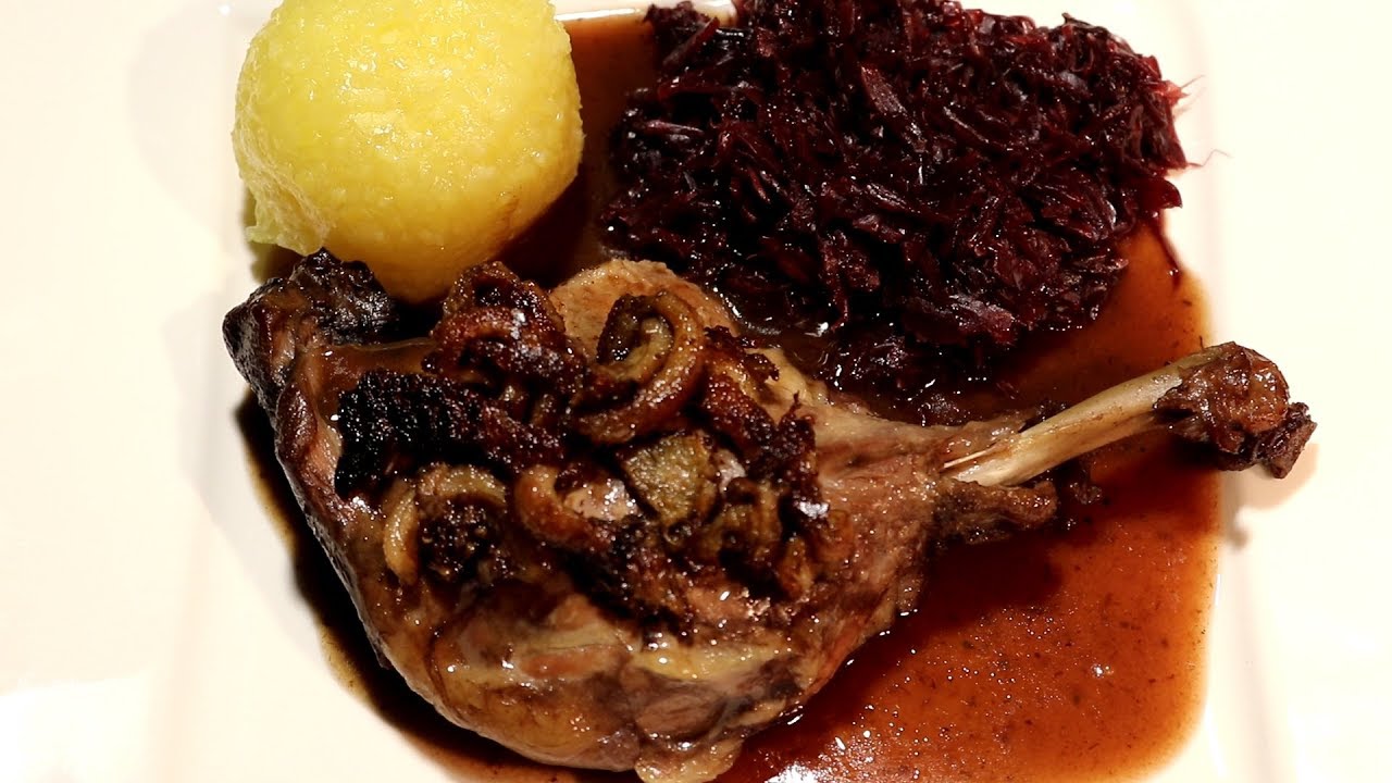 2 Entenkeulen, geschmort mit Rotwein und Lorbeer aus dem Dutch Oven