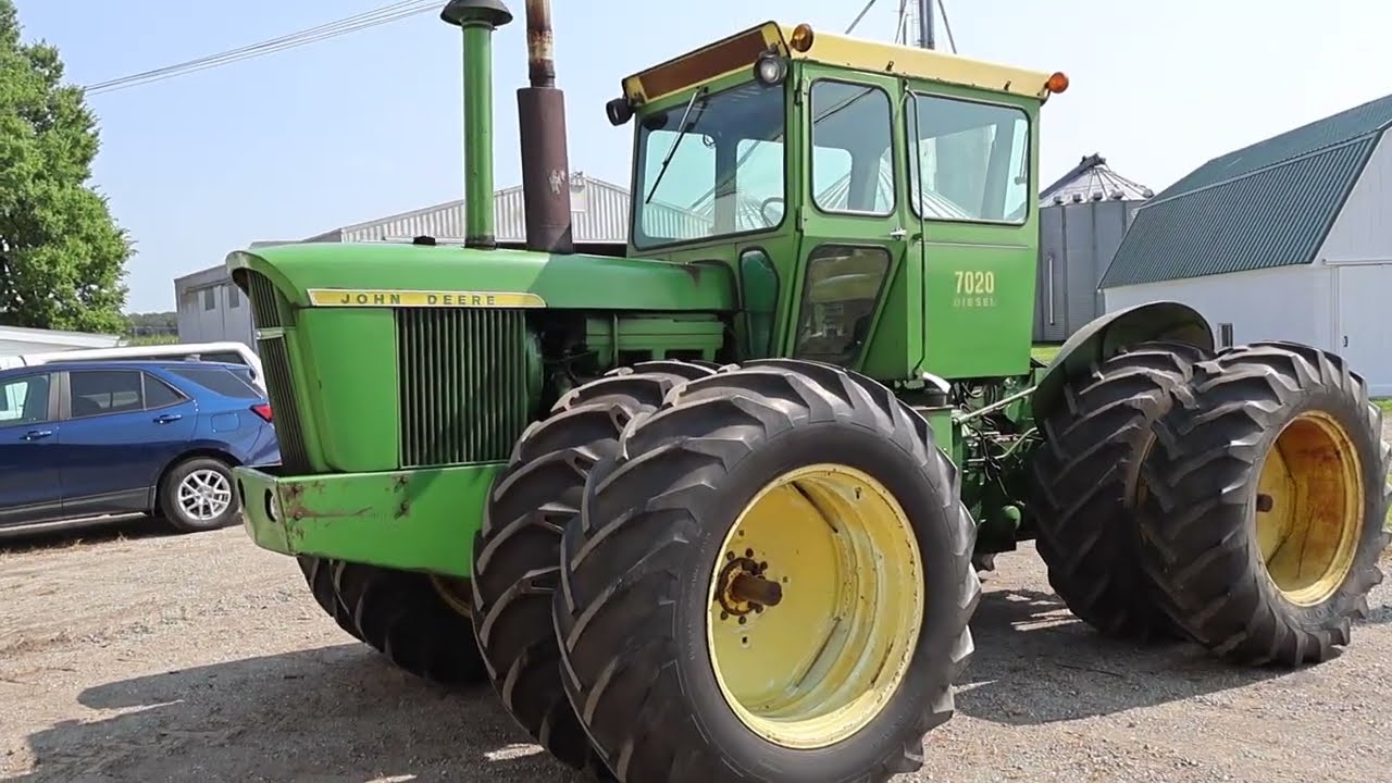 ONE OWNER John Deere 7020 - Fred Smith Online Farm Auction 9/15/25 - www.bradneuhart.com