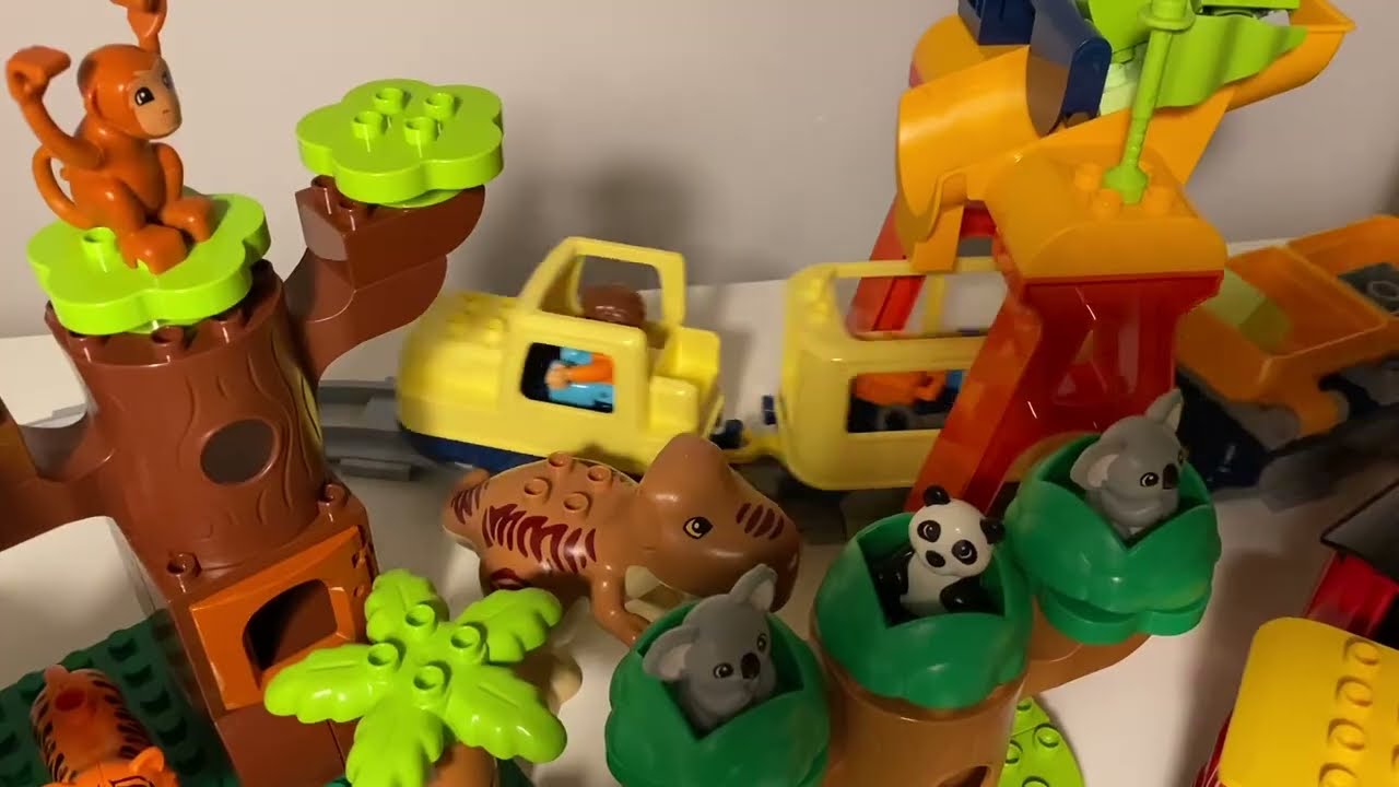 Building With Duplo LEGO Trains ASMR