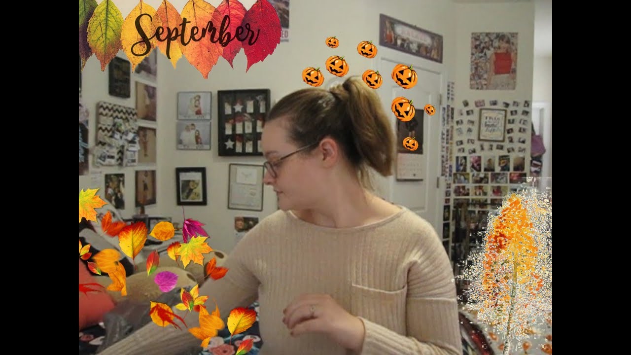 DECORATING MY ROOM FOR FALL!!!!