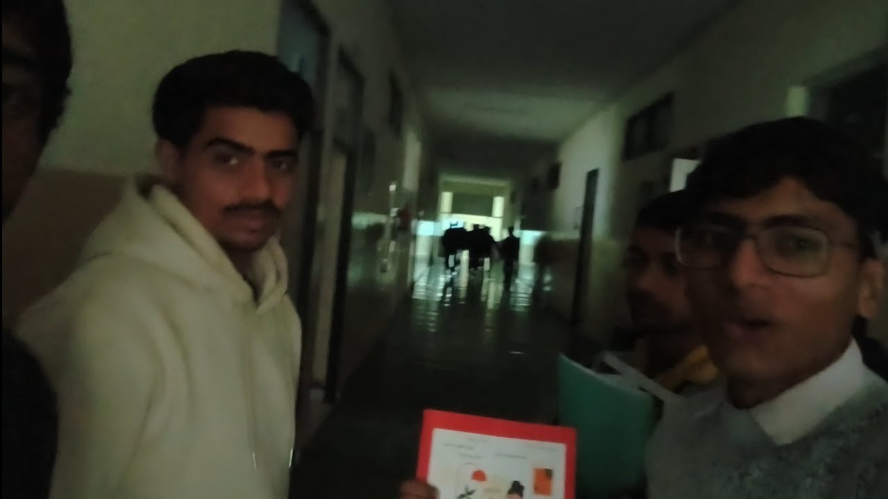Bin Badal ki baarish se college ki light gull 😅