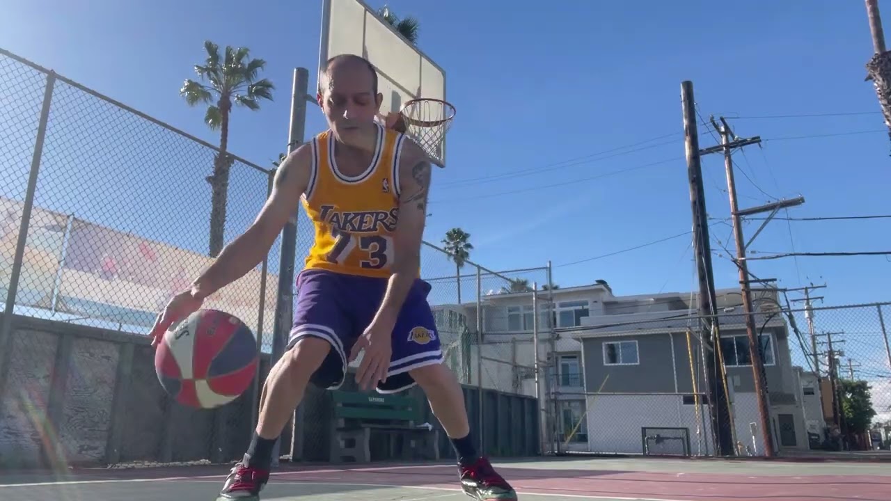 Testing the Spalding basketball rock 