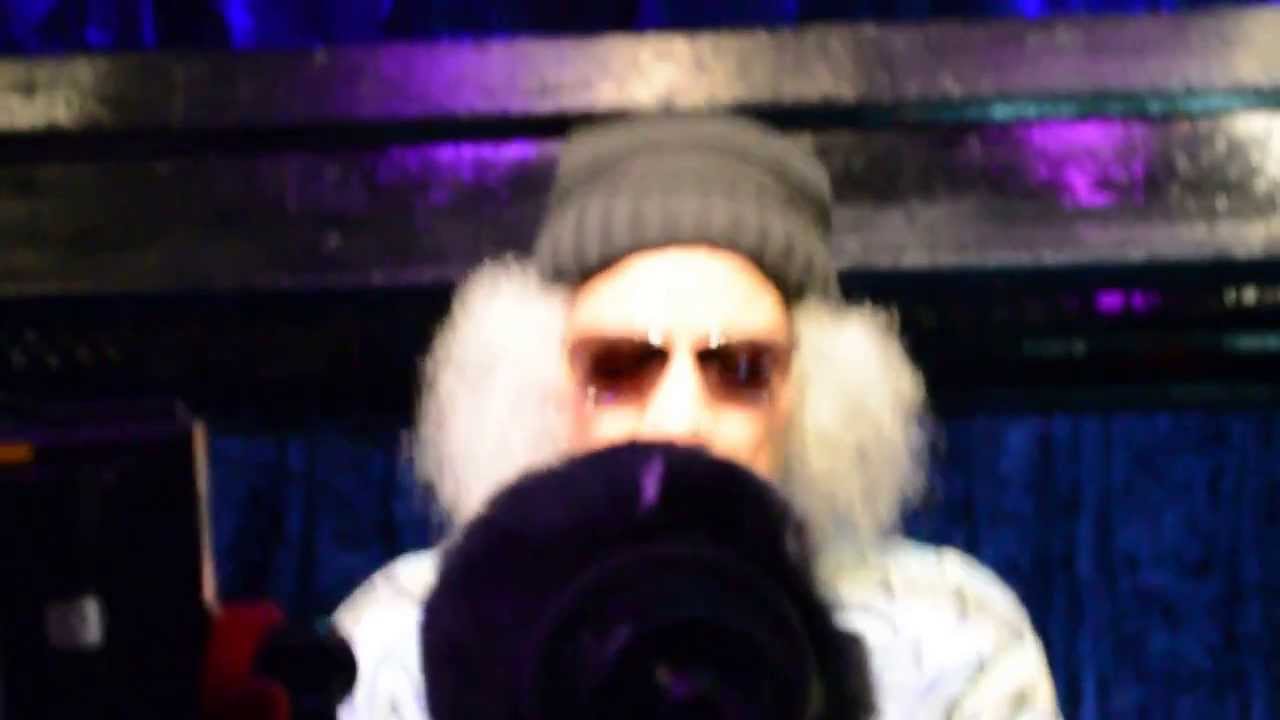 Lightnin' Rod performing 