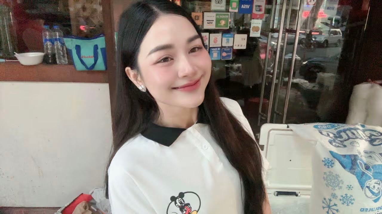 LIVE Street Café - Welcome Family 🤗 Ploysai Coffee Lady in Bangkok Thailand - Thai Street Food
