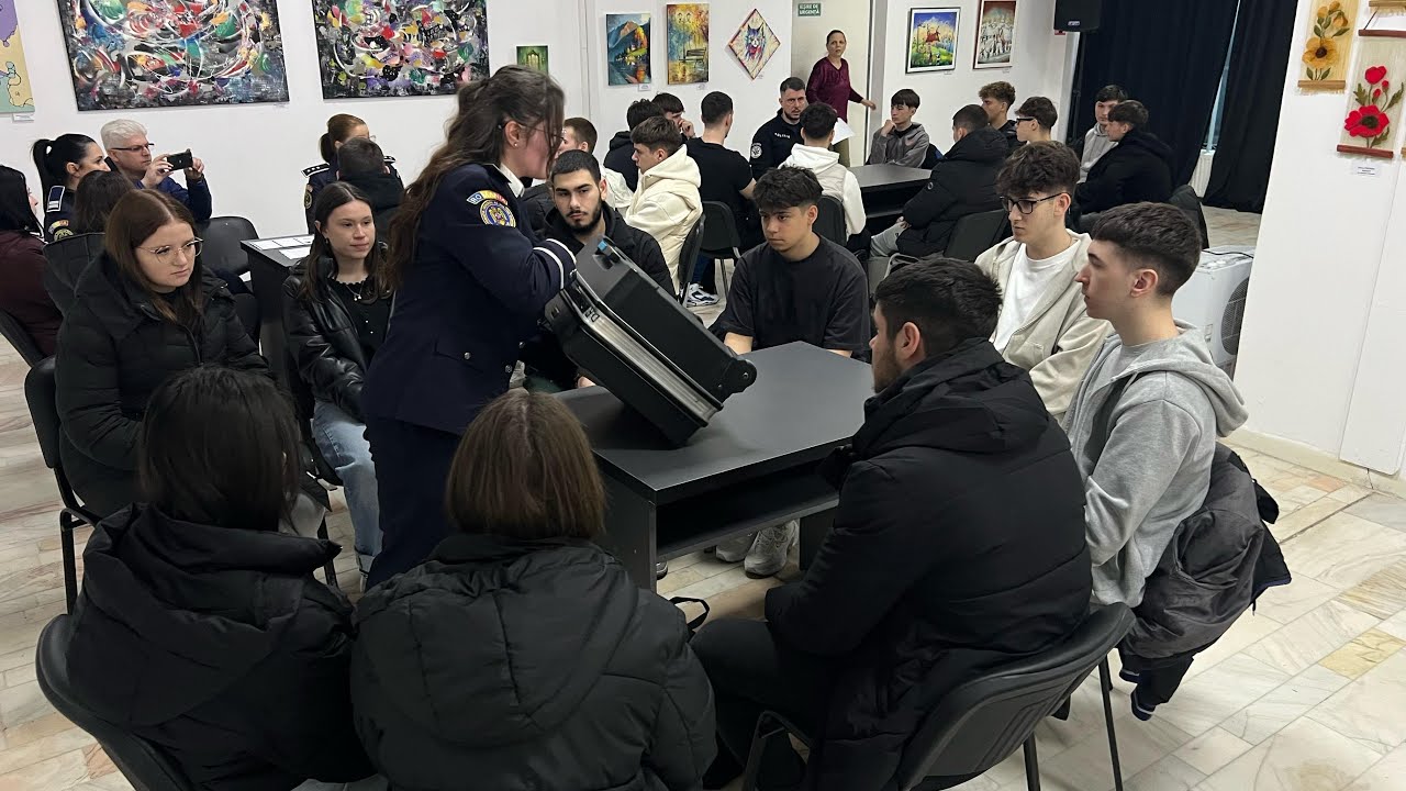 Polițiștii vasluieni și generația viitoare: Lecție de meserie și vocație