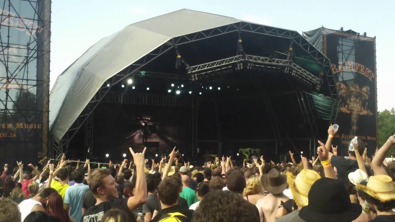 Fokofpolisiekar - Ek skyn (heilig) live at Ramfest