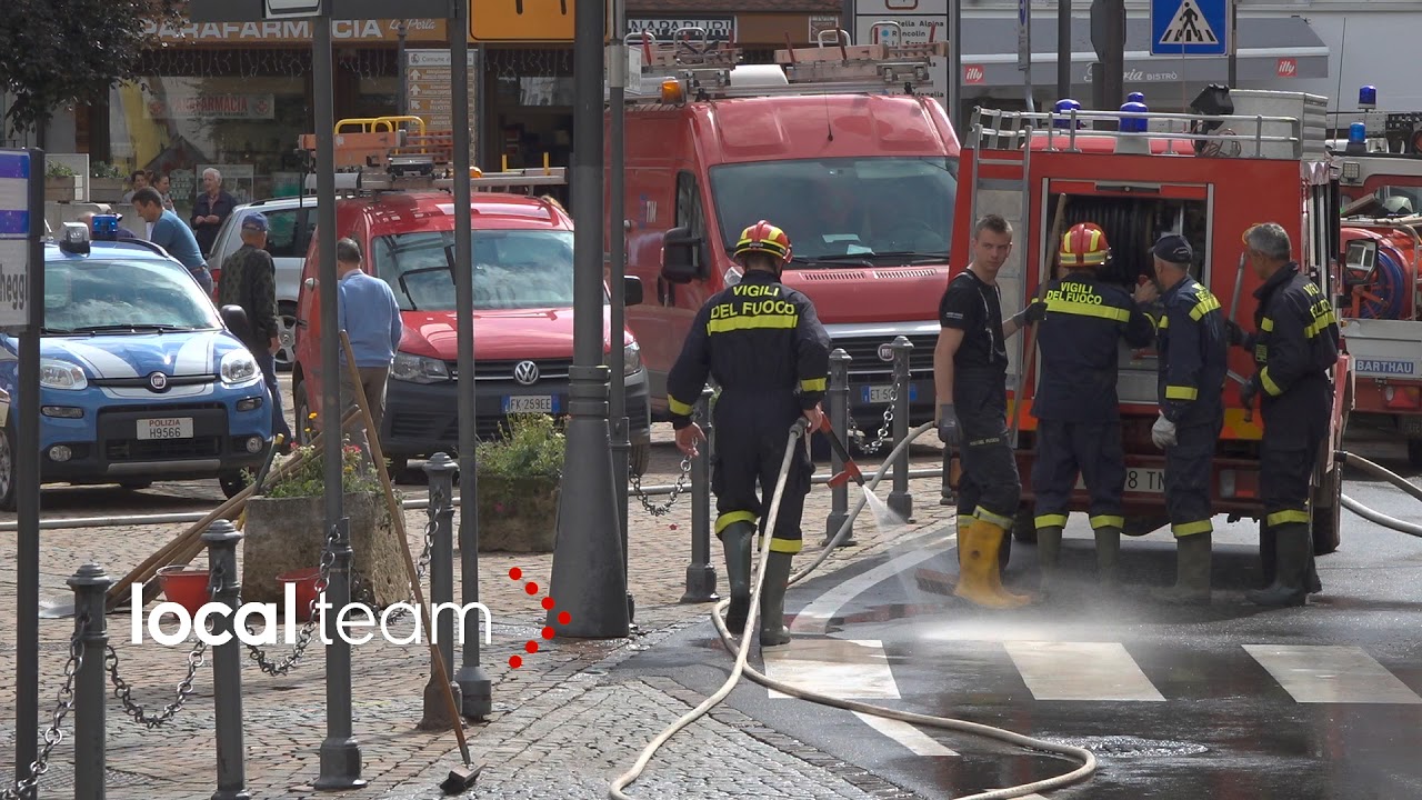 Alluvione a Moena, si spala il fango (video hdr)