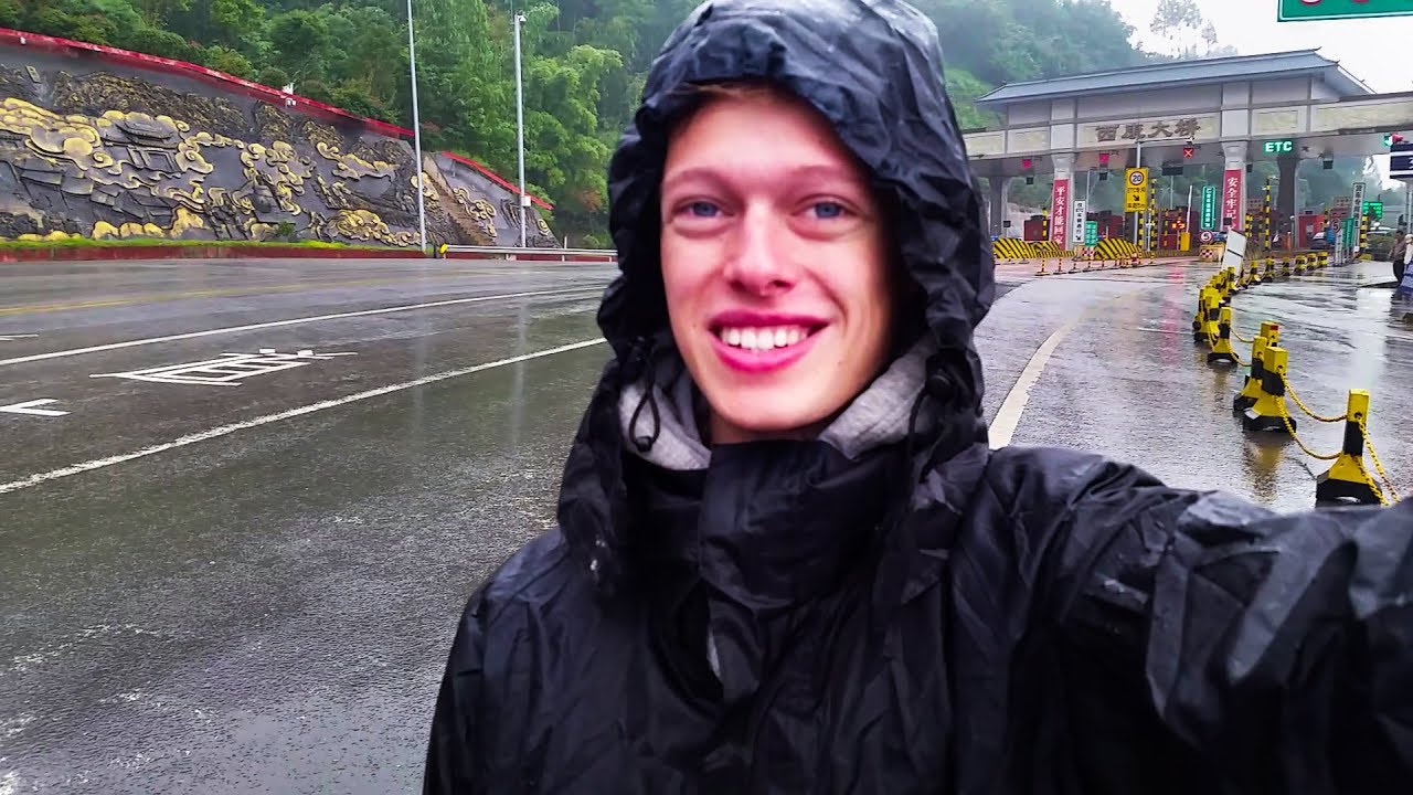 Hitchhiking China in the Rain | S1 E58