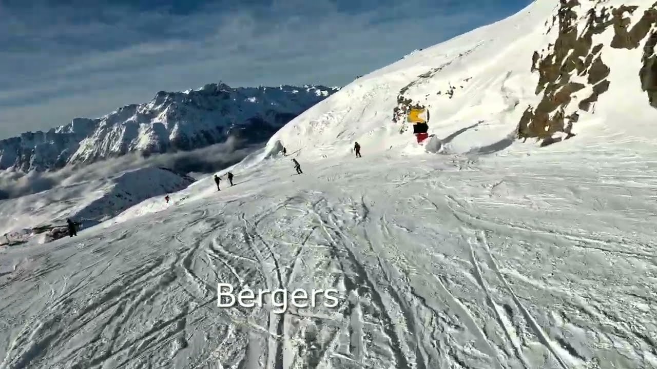 Alpe D'Huez: Skiing the Blues. a snap shot across the Blue runs in this fabulous resort