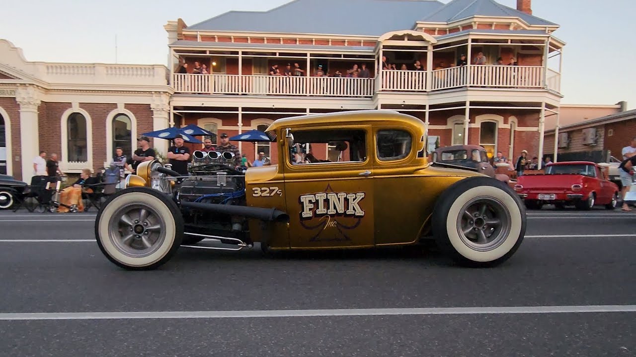 Crazy Hot Rods Shut Down The Town!