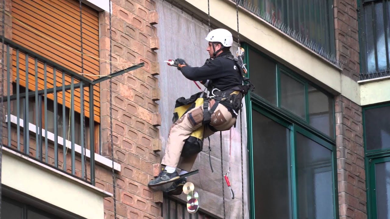 PIOVANO LAVORI IN FUNE -  POSA DISSUASORI PER VOLATILI