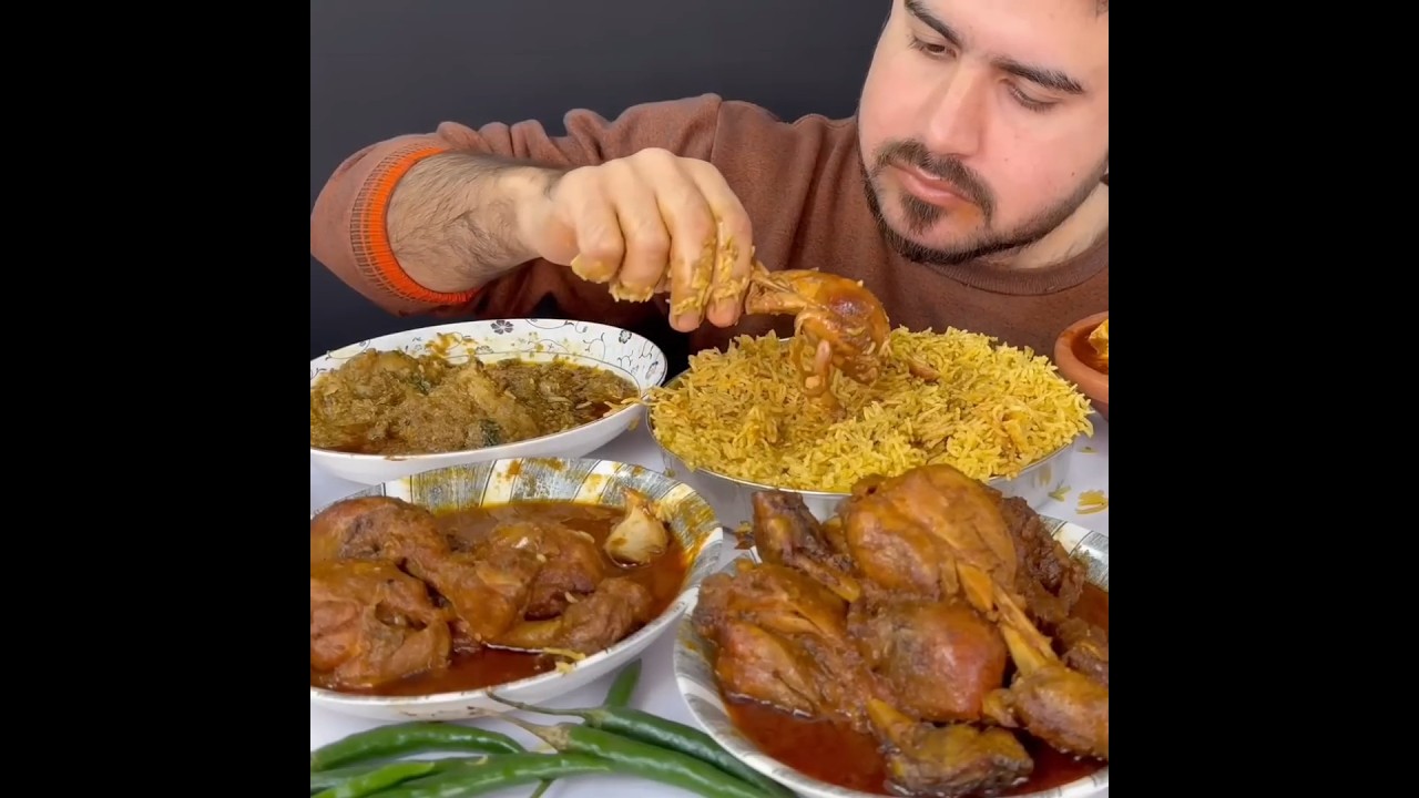 ASMR: EATING SPICY CHICKEN CURRY🔥 BASMATI RICE || #shorts #mukbangn#asmreating #mukbangasmr #asmr