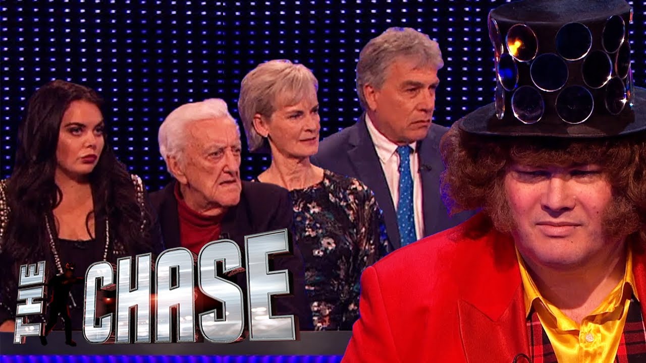 A Full House of Celebrities Vs The Beast | The Celebrity Chase Christmas Special
