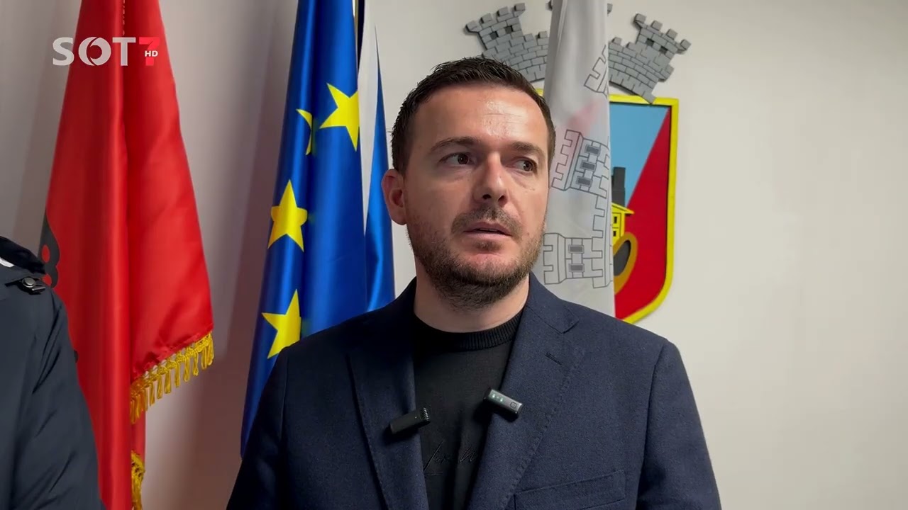 Maliq/ Ministri i Bujqësisë takon fermerët protestues