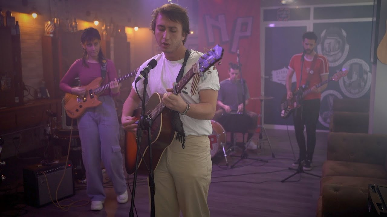 Niña Polaca - Joaquín Phoenix || Barber Sessions