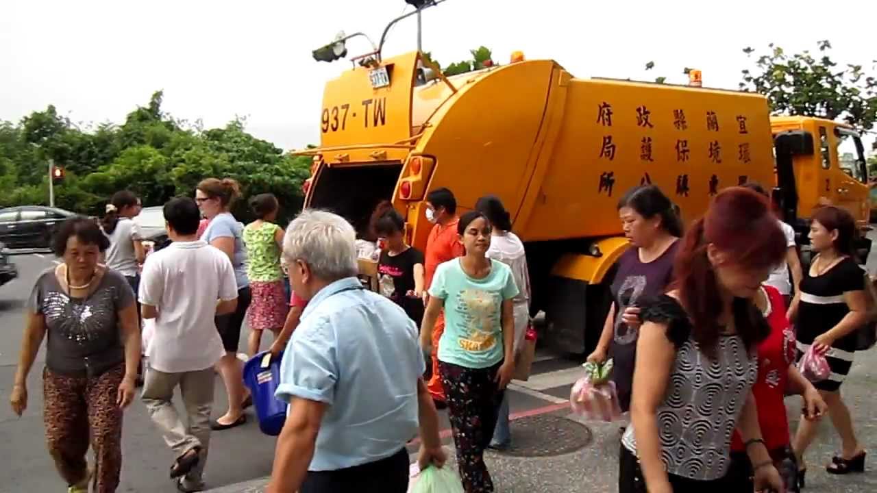 Musical Trash Truck in Taiwan