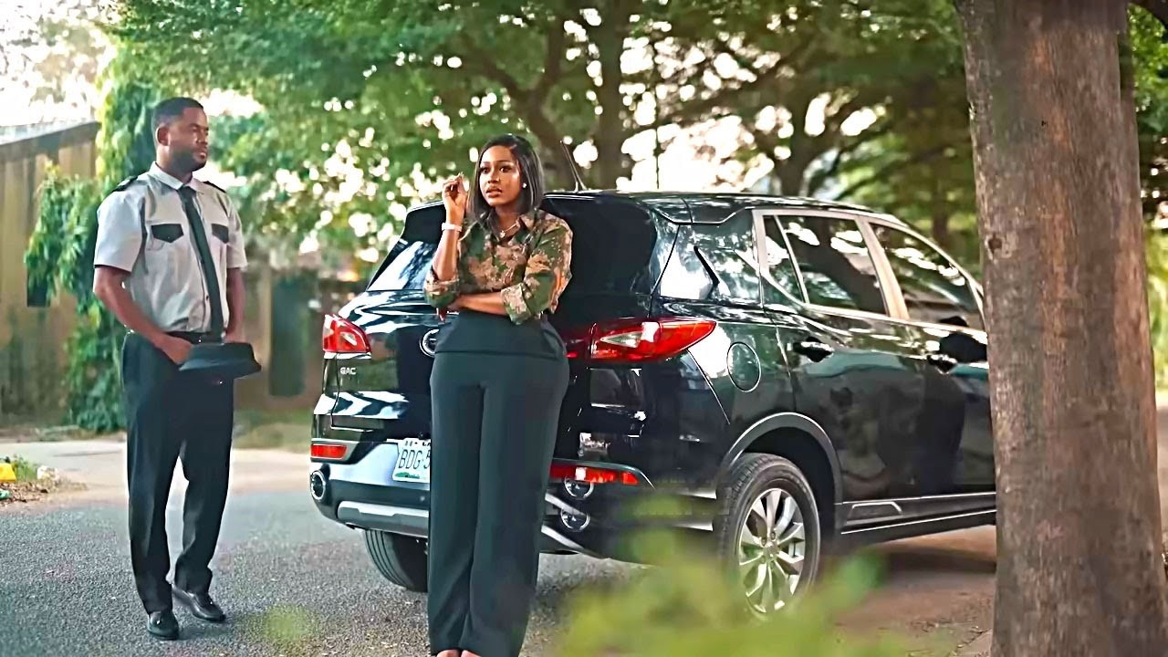 How The Billionaire Lady Saw D Hustle Of The Poor Driver And Change His Story - Nigerian Movies