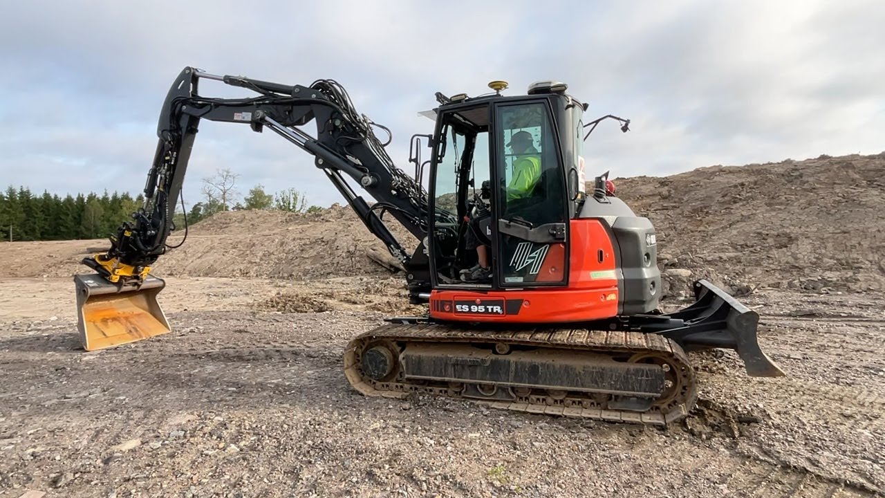 Köp Grävmaskin Eurocomach ES 95 TR4 GPS, tiltrotator + 5 redskap på Klaravik