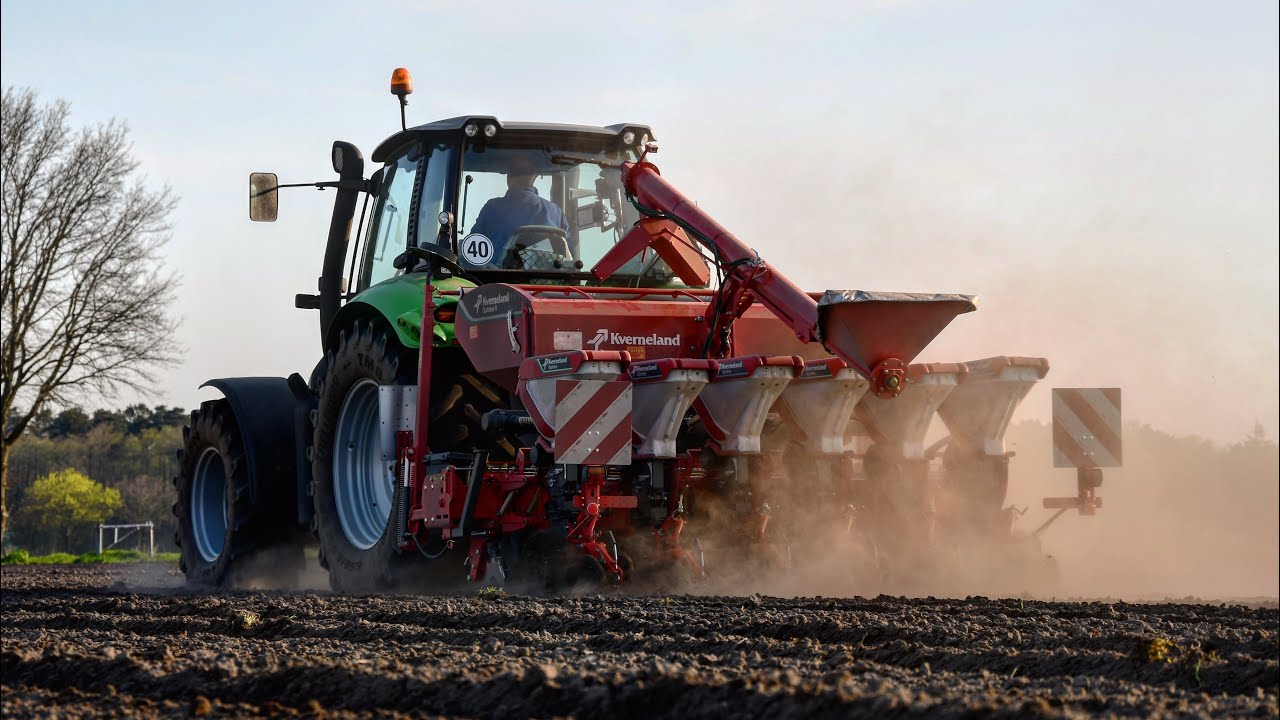 Deutz Fahr Agrotron TTV 620 & Kverneland Optima V am Maislegen