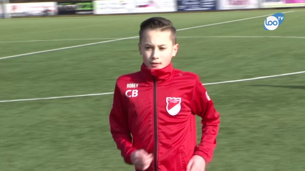 80-jarige traint jeugd in Schinveld