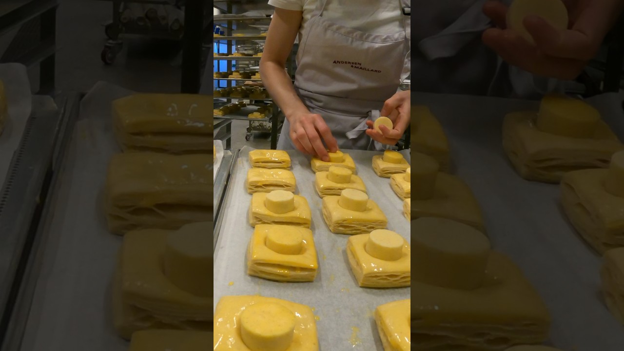 Danish SPANDAUER bun in the making